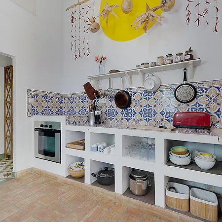 Dom wakacyjny Casa Limao Old Charming House With Private Patio And Marvelous View Aljezur